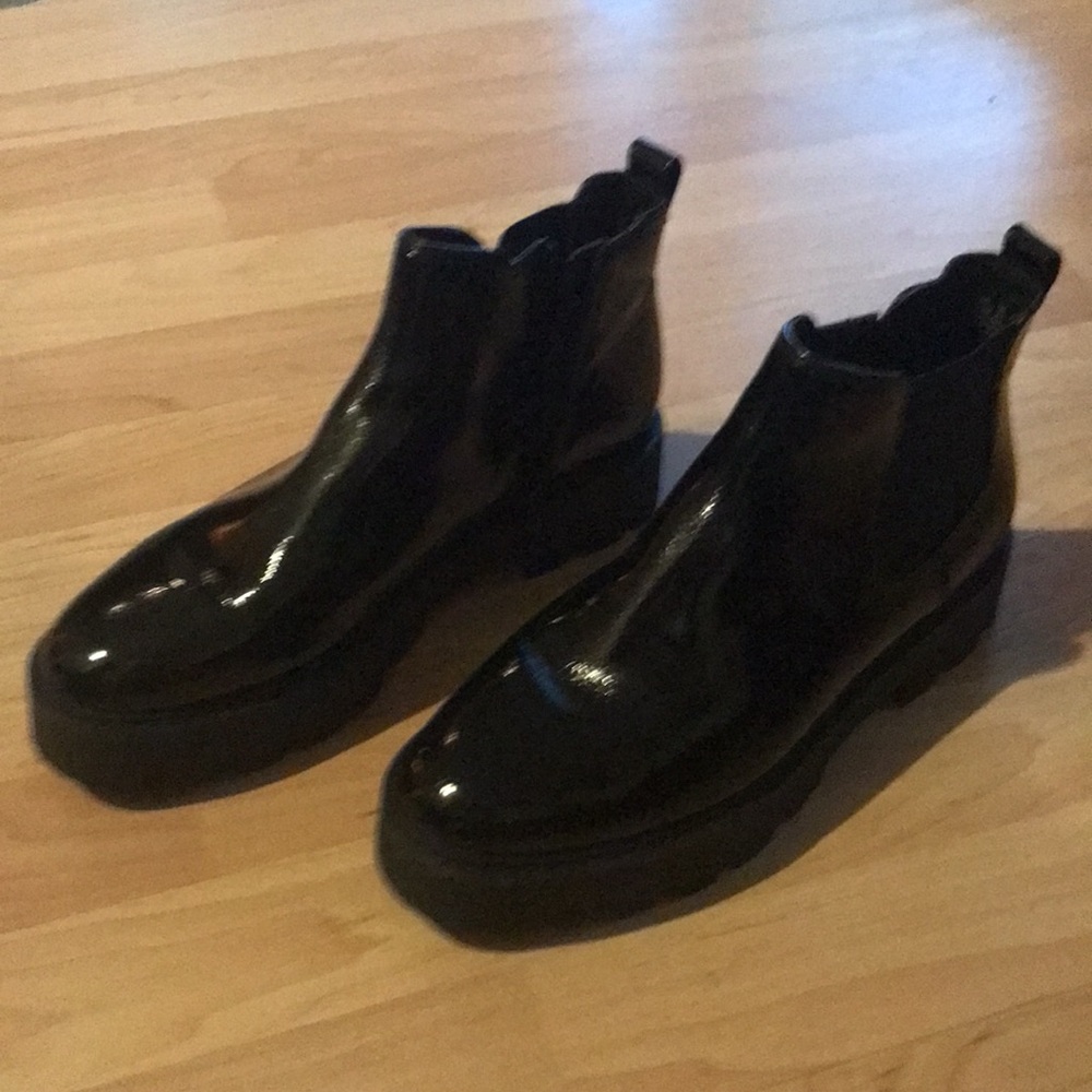 FRANCO SARTO  black patent leather side zip ankle boot like new Size 8.5 - Picture 2 of 6